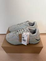 Adidas Yeezy 700 Salt - Maat 41 1/3 - Ongedragen, Ophalen of Verzenden, Nieuw, Overige kleuren, Sneakers of Gympen