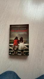 De nachtegaal Kristin Hannah, Ophalen of Verzenden, Gelezen, Nederland