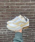 Nike Air Classic BW White Metallic Gold, Overige kleuren, Nike, Ophalen of Verzenden, Sneakers of Gympen