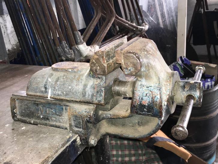 zeer grote zware bankschroef breedte klem 125 mm, Doe-het-zelf en Verbouw, Gereedschap | Handgereedschap, Gebruikt, Ophalen