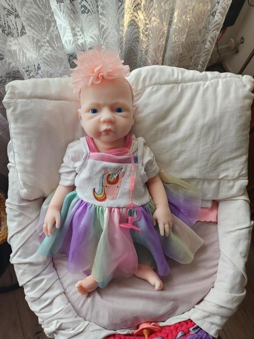 Mooie Platina Siliconen  Reborn Baby Pop Angel, Verzamelen, Poppen, Zo goed als nieuw, Babypop, Levensecht of Reborn, Ophalen of Verzenden