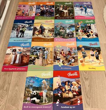 27 Barbieboekjes met miniatuur gemaakte scènes  beschikbaar voor biedingen