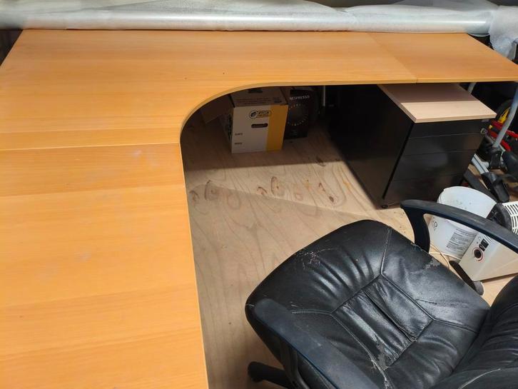 Groot hoek hoekbureau afmeting 200x220 cm, Huis en Inrichting, Bureaus, Gebruikt, Ophalen of Verzenden