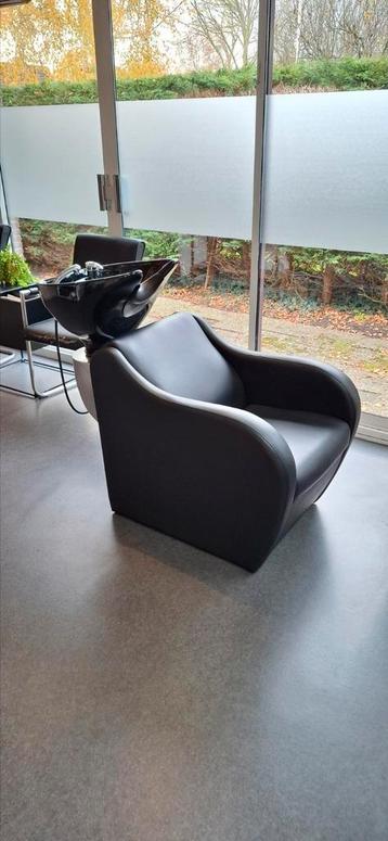 Wasunit zwart kapsalon beschikbaar voor biedingen