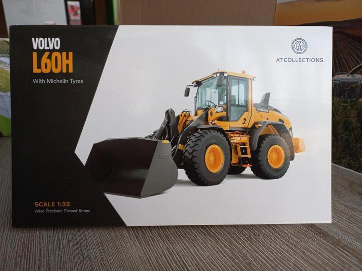 Volvo L60H Shovel AT Collections, Hobby en Vrije tijd, Modelauto's | 1:32, Nieuw, Tractor of Landbouw, Overige merken, Ophalen of Verzenden