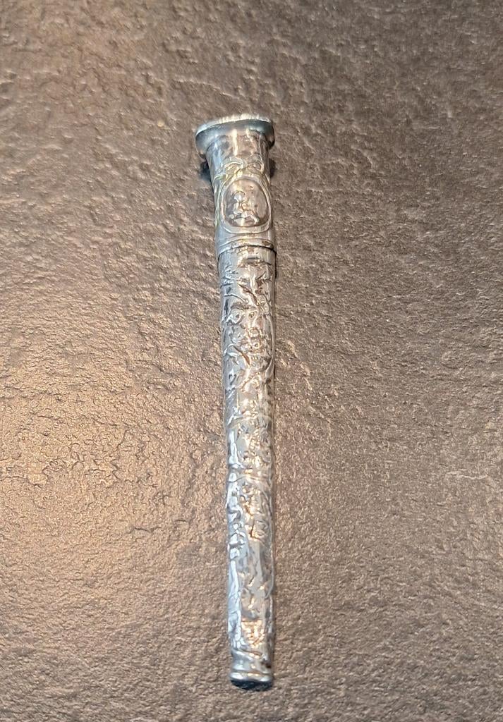 Zilveren naaldenkoker met decoratie, Ophalen of Verzenden, Zilver
