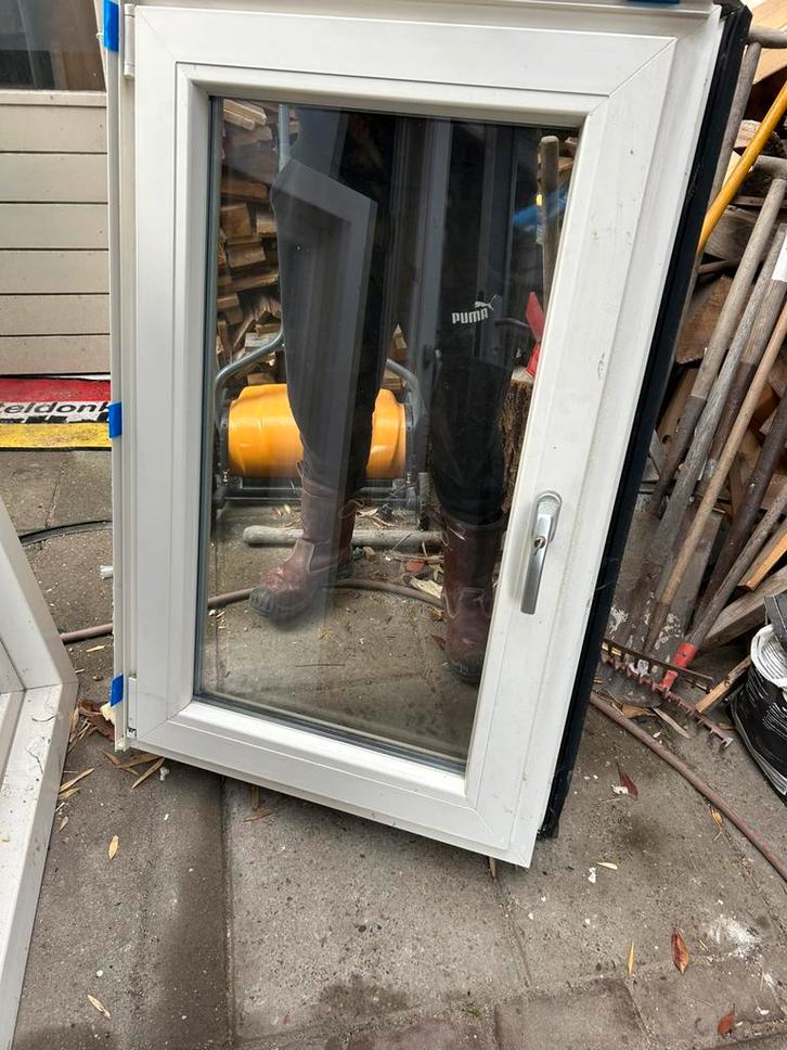 Kunstof kozijn kantel-kiep, Doe-het-zelf en Verbouw, Glas en Ramen, Zo goed als nieuw, Gevelraam of Ruit, Ophalen of Verzenden