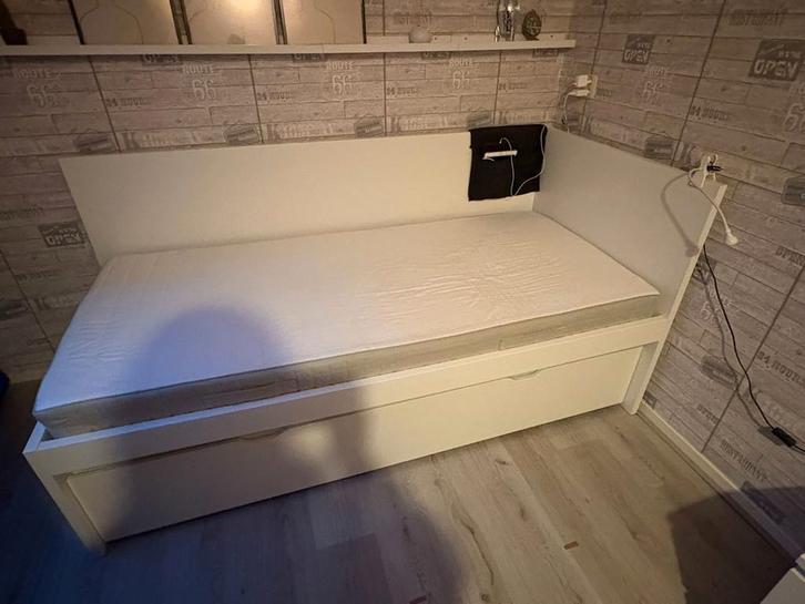 Malm 1 persoonsbed met onderbed, Huis en Inrichting, Slaapkamer | Slaapbanken, Zo goed als nieuw, 90 cm, Eenpersoons, Wit, Ophalen