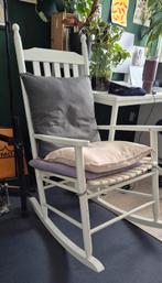 Houten schommelstoel, wit geschilderd in goede staat, Huis en Inrichting, Stoelen, Ophalen, Wit, Zo goed als nieuw, Eén