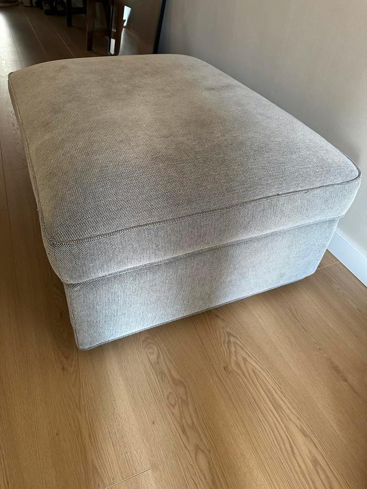 Ikea Kivik Hokker / Voetenbank - Lichtgrijs Beige, Huis en Inrichting, Banken | Voetenbanken en Poefen, Zo goed als nieuw, 75 tot 100 cm