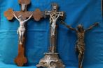 Vintage crucifix, Antiek en Kunst, Antiek | Religie, Verzenden