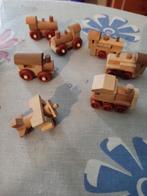 Houten treinen uit verrassings ei, Ophalen of Verzenden, Zo goed als nieuw