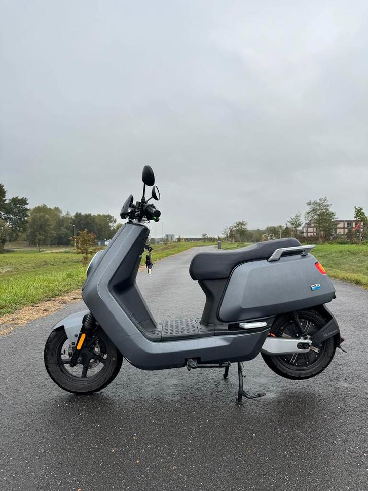 NIU NQi Sport | 2 accu’s | Dealer onderhoud | Alarm, Fietsen en Brommers, Scooters | Overige merken, Zo goed als nieuw, Elektrisch