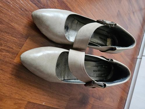 Schoenen met hak maat 39, Kleding | Dames, Schoenen, Zo goed als nieuw, Schoenen met hoge hakken, Beige, Ophalen of Verzenden