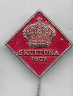 SKULTUNA MET KROON SPELD, Verzamelen, Ophalen of Verzenden, Gebruikt, Merk, Speldje of Pin