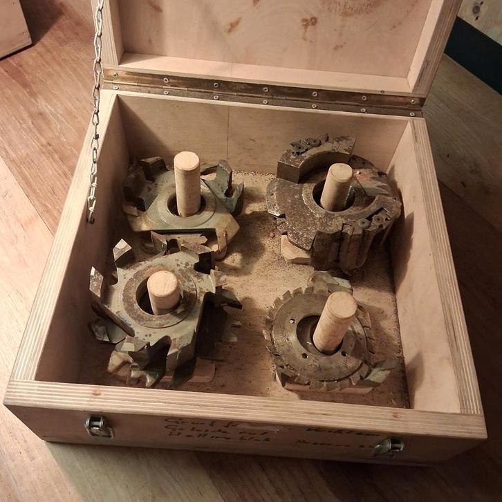 Set freeskoppen in houten kist, Doe-het-zelf en Verbouw, Gereedschap | Machine-onderdelen en Toebehoren, Gebruikt, Ophalen