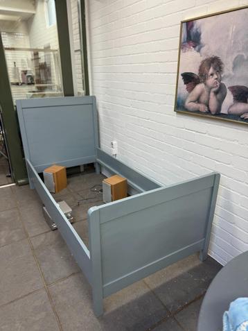 1 persoon bed blauw beschikbaar voor biedingen
