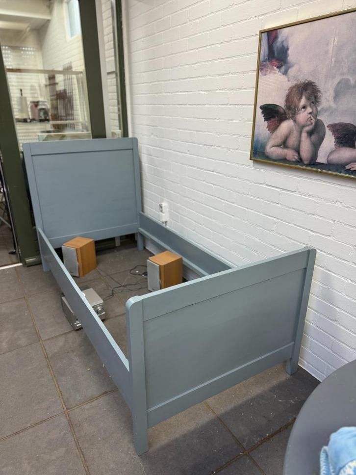 1 persoon bed blauw, Huis en Inrichting, Slaapkamer | Bedden, Gebruikt, Eenpersoons, 90 cm, 200 cm, Hout, Blauw, Ophalen of Verzenden