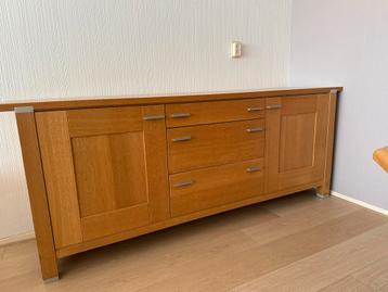 Houten Dressoir beschikbaar voor biedingen