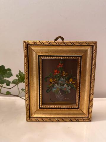 Vintage schilderijtje met goudkleurige lijst beschikbaar voor biedingen