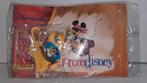 Disneyland Mickey Mouse pin + kaarthouder + Paniniboekje, Nieuw, Overige typen, Mickey Mouse, Ophalen of Verzenden