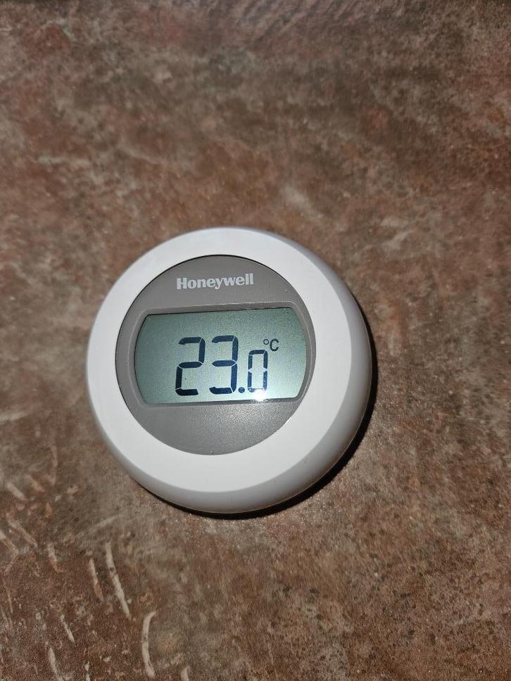 Honeywell Home ronde kamerthermostaat - T87G, Doe-het-zelf en Verbouw, Thermostaten, Zo goed als nieuw, Ophalen