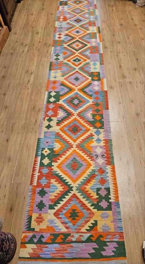 Prachtige handgeweven oosterse wollen kelim loper 482x80, Huis en Inrichting, Stoffering | Tapijten en Kleden, Nieuw, 50 tot 100 cm