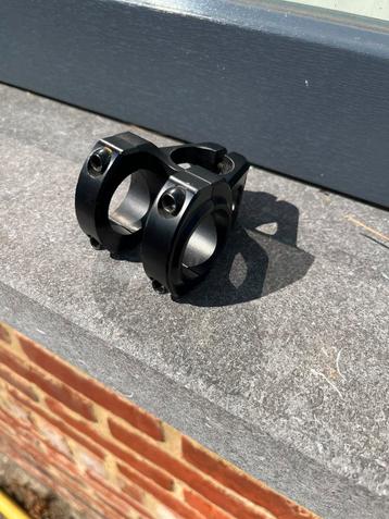 Title st1 stem zwart beschikbaar voor biedingen