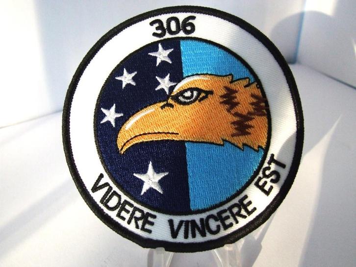 Embleem,Patch,KLU,306,TFTS,Videre,Vincere,Est, Verzamelen, Militaria | Algemeen, Luchtmacht, Embleem of Badge, Nederland, Verzenden