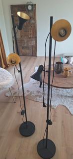 2 dezelfde vloerlampen, zwart met goud. Hoogte 1.44 m, Ophalen, Gebruikt