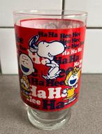 Snoopy vaas glas vintage 1965 Peanuts karaf, Verzamelen, Stripfiguren, Ophalen of Verzenden