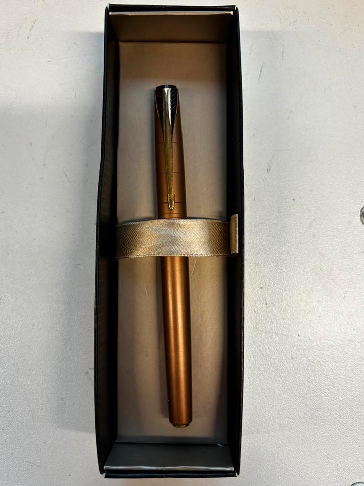 NIEUW! Parker vulpen ritual orange €22,99, Verzamelen, Pennenverzamelingen, Nieuw, Vulpen, Overige merken, Met doosje, Ophalen of Verzenden