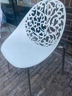 Te koop: 2 design stoelen, wit, nieuwstaat, Huis en Inrichting, Fauteuils, Ophalen of Verzenden, Zo goed als nieuw, Kunststof