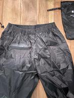 Nieuwe zwarte regenbroek maat XS in reishoes, Kinderen en Baby's, Kinderkleding | Maat 176, Ophalen of Verzenden, Nieuw, Jongen