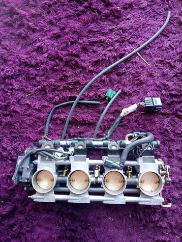 Suzuki GSXR 1000 K3 K4 Gasklephuis met Automatische Choke beschikbaar voor biedingen
