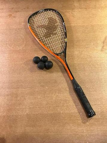 Squashracket + 4 squashballen beschikbaar voor biedingen