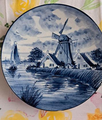 Delftsblauw blauw bord beschikbaar voor biedingen