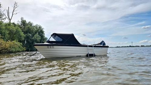 Nette Sloep met kanteltrailer 25pk, Watersport en Boten, Motorboten en Motorjachten, Gebruikt, Polyester, Tot 6 meter, Benzine