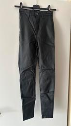 Stradivarius skinny broek maat 34 Imitatie leer ( zwart), Kleding | Dames, Zwart, Nieuw, Ophalen of Verzenden, Maat 34 (XS) of kleiner