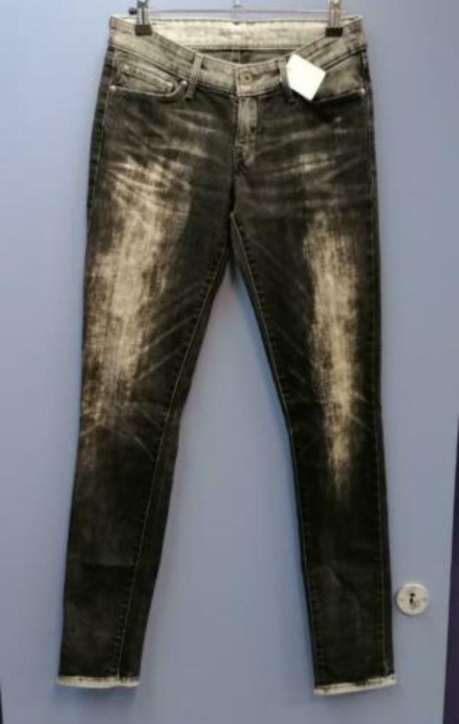 Levis Demi Curve Modern Rise Skinny zwart grijs mt 26 36376, Kleding | Dames, Spijkerbroeken en Jeans, Zo goed als nieuw, W27 (confectie 34) of kleiner