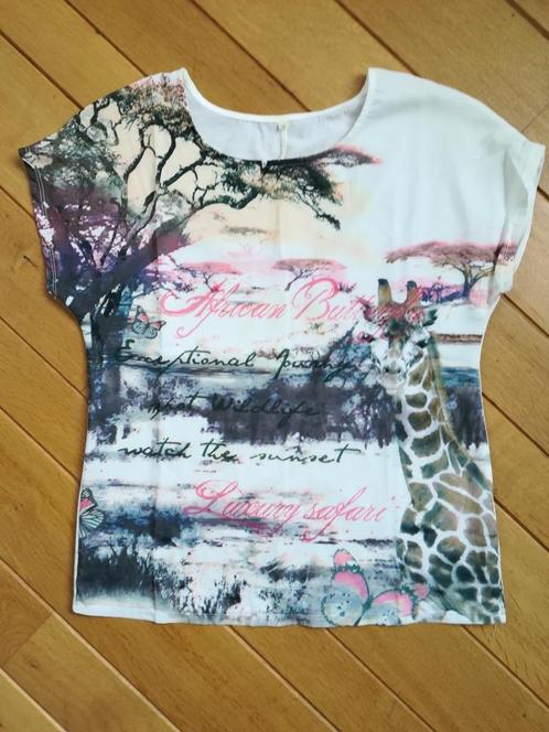 T- shirt beige met print maat 38, Kleding | Dames, T-shirts, Zo goed als nieuw, Maat 38/40 (M), Beige, Korte mouw, Ophalen of Verzenden