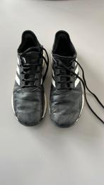 Adidas kunstgras schoenen maat 40, Gebruikt, Ophalen of Verzenden
