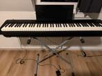 Roland FP-30 Digitale Piano + onderstel en pedalen, Muziek en Instrumenten, Piano's, Ophalen, Zo goed als nieuw, Zwart