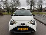 Toyota Aygo-X-fun-2019-Airco-Bluetooth-NAP, Voorwielaandrijving, Zwart, 4 stoelen, Wit