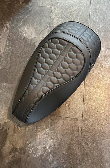 Vespa sprint / primavera duo mono rs zadel (50cc) (nieuw) beschikbaar voor biedingen