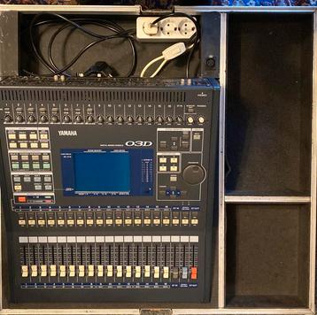 Yamaha O3D mengtafel in Flightcase beschikbaar voor biedingen