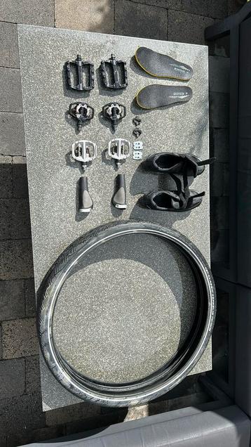 Shimano klikpedalen en schoenen, 29 inch banden en nog meer! beschikbaar voor biedingen