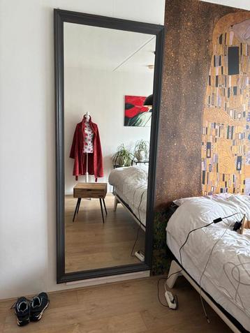Grote spiegel met zwarte rand - 85x210 cm beschikbaar voor biedingen