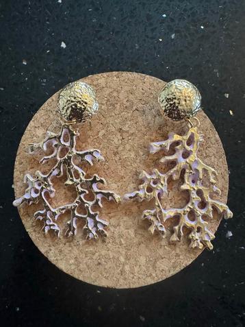 Coral Gouden Oorbel Nieuw beschikbaar voor biedingen