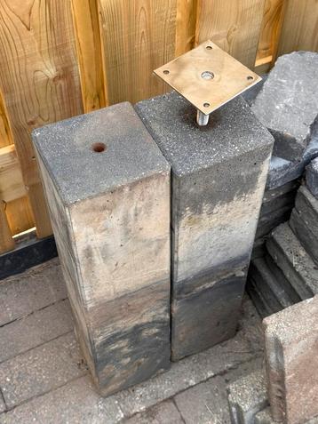Beton poer 15x15x60 met stelplaaten beschikbaar voor biedingen